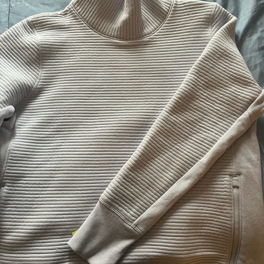 All In Motion pullover - Picture 3 of 4